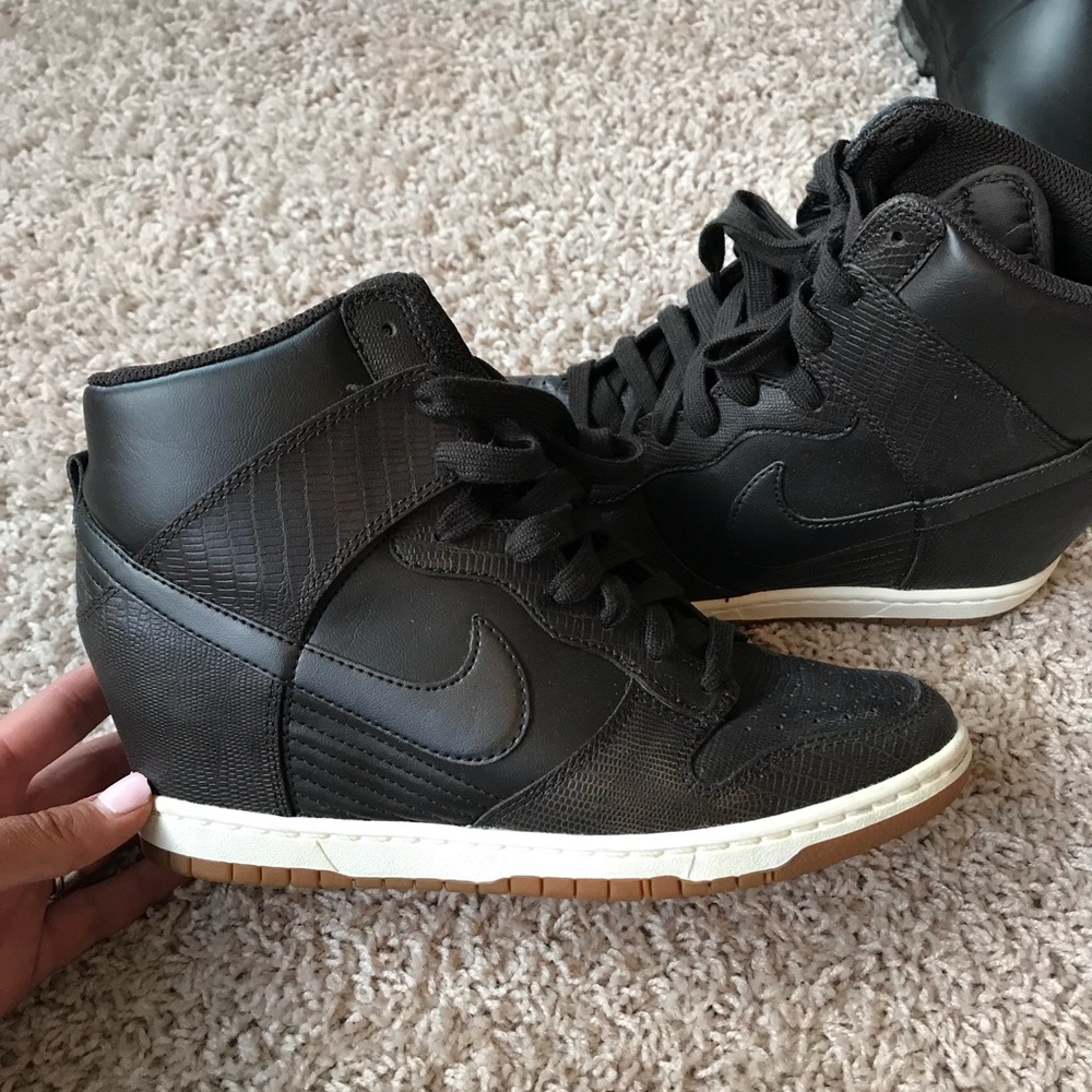 Nike wedge sneakers 👟